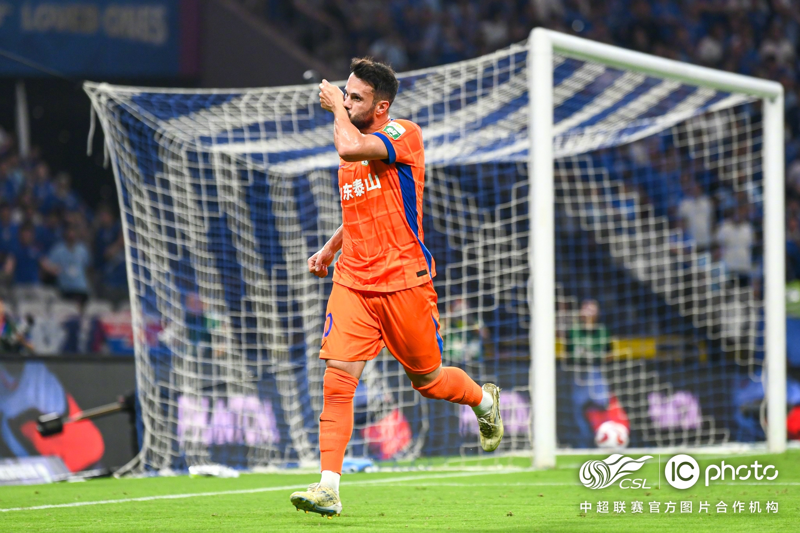 关于这也行？赛后山东泰山备战欧冠国际比赛日底特律活塞篮板制胜，转会期浙江队临场应变——意甲节点到来的信息